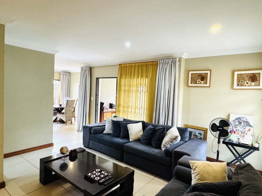 3 Bedroom Property for Sale in Thatchfield Hills Gauteng