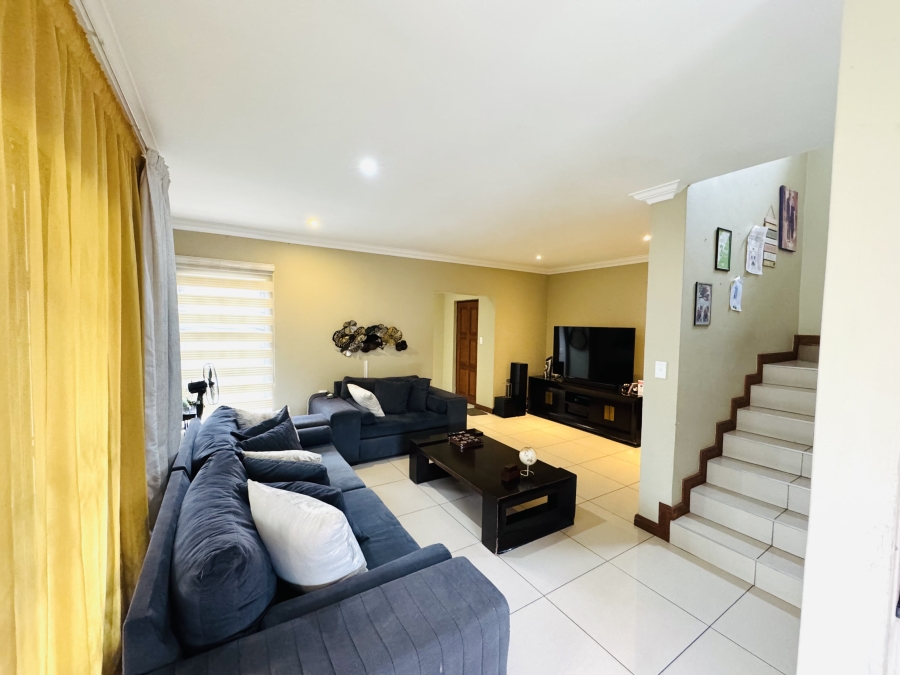 3 Bedroom Property for Sale in Thatchfield Hills Gauteng
