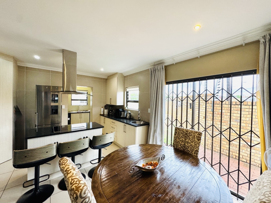 3 Bedroom Property for Sale in Thatchfield Hills Gauteng