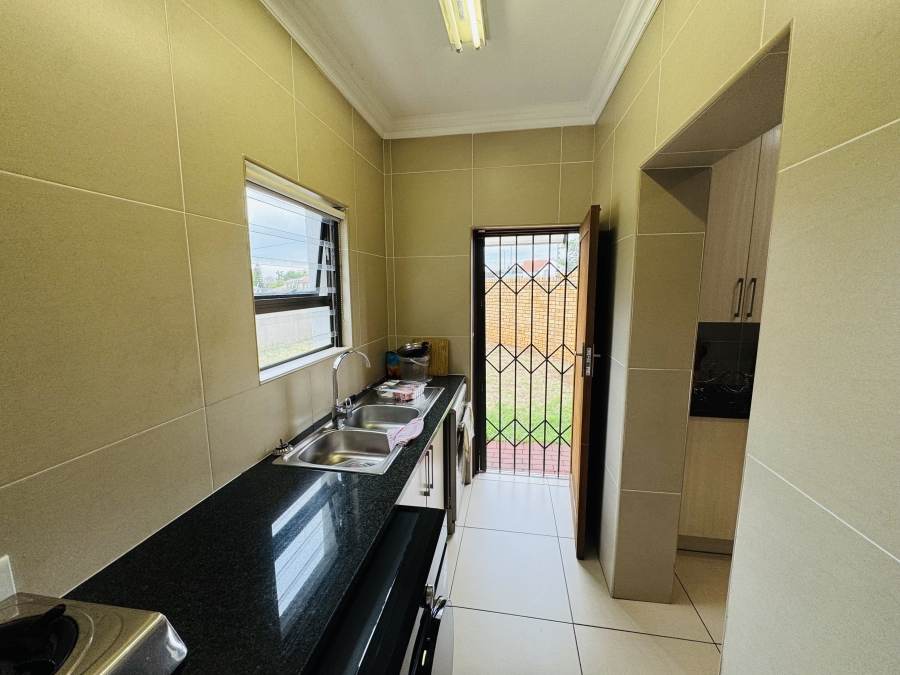 3 Bedroom Property for Sale in Thatchfield Hills Gauteng