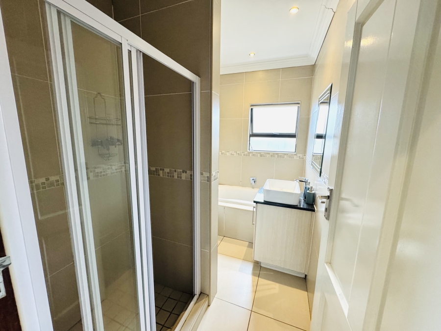 3 Bedroom Property for Sale in Thatchfield Hills Gauteng