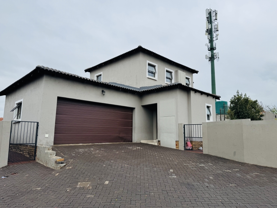 3 Bedroom Property for Sale in Thatchfield Hills Gauteng