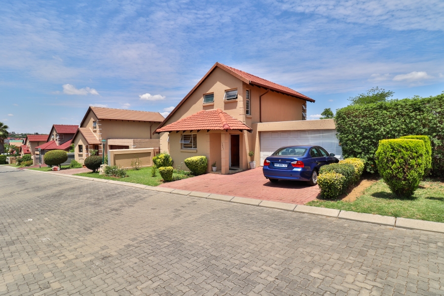 4 Bedroom Property for Sale in Halfway Gardens Gauteng