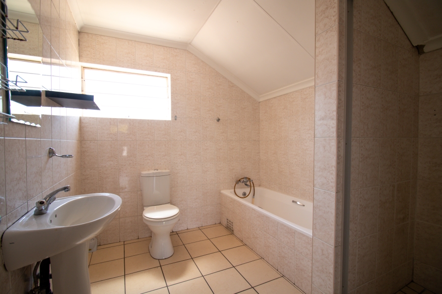 4 Bedroom Property for Sale in Halfway Gardens Gauteng