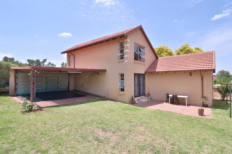 4 Bedroom Property for Sale in Halfway Gardens Gauteng