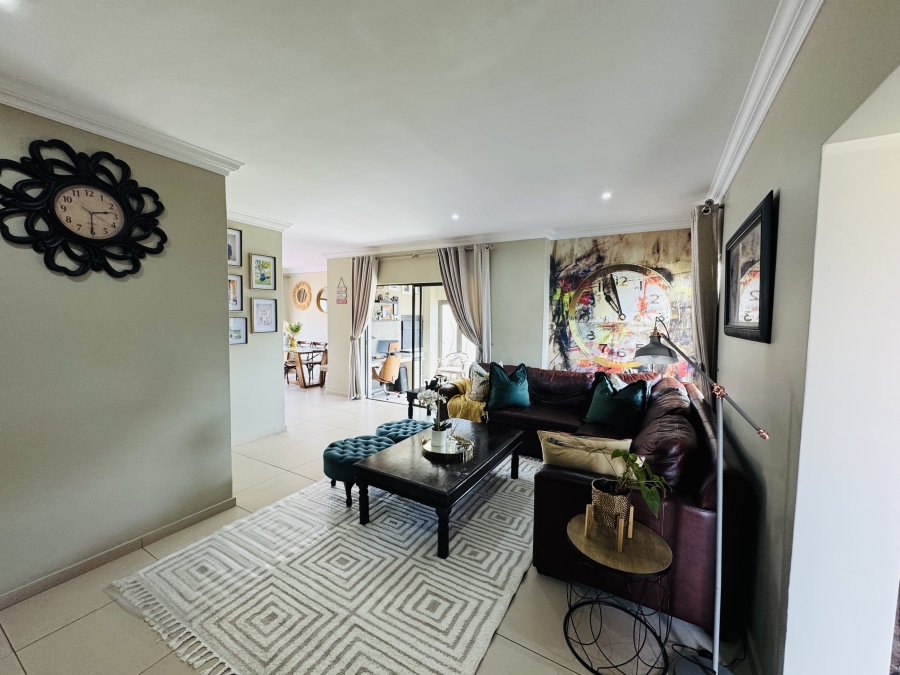 3 Bedroom Property for Sale in Thatchfield Hills Gauteng