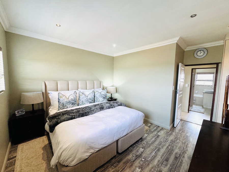 3 Bedroom Property for Sale in Thatchfield Hills Gauteng