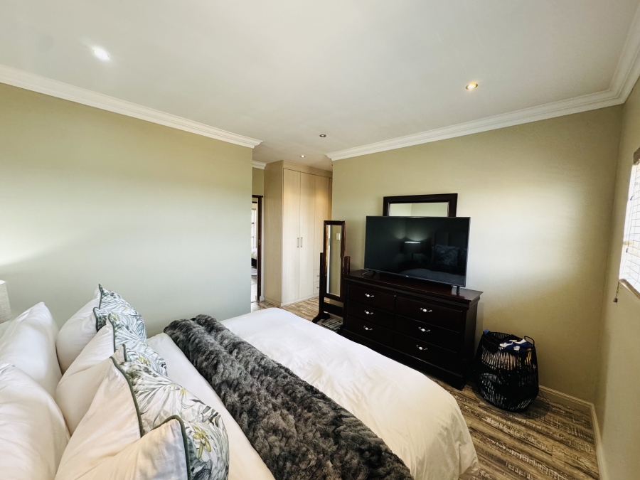 3 Bedroom Property for Sale in Thatchfield Hills Gauteng