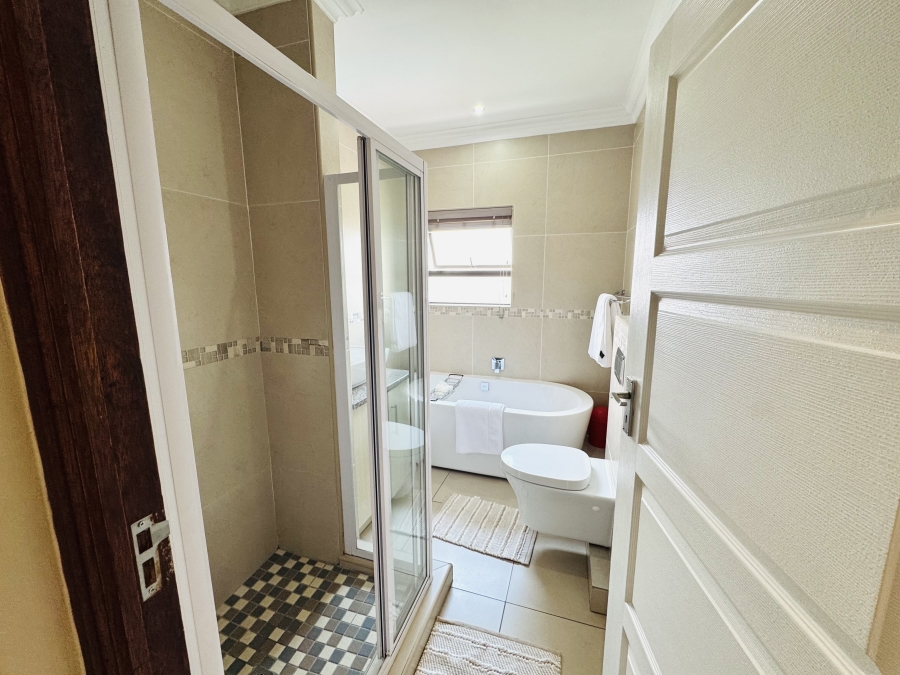 3 Bedroom Property for Sale in Thatchfield Hills Gauteng