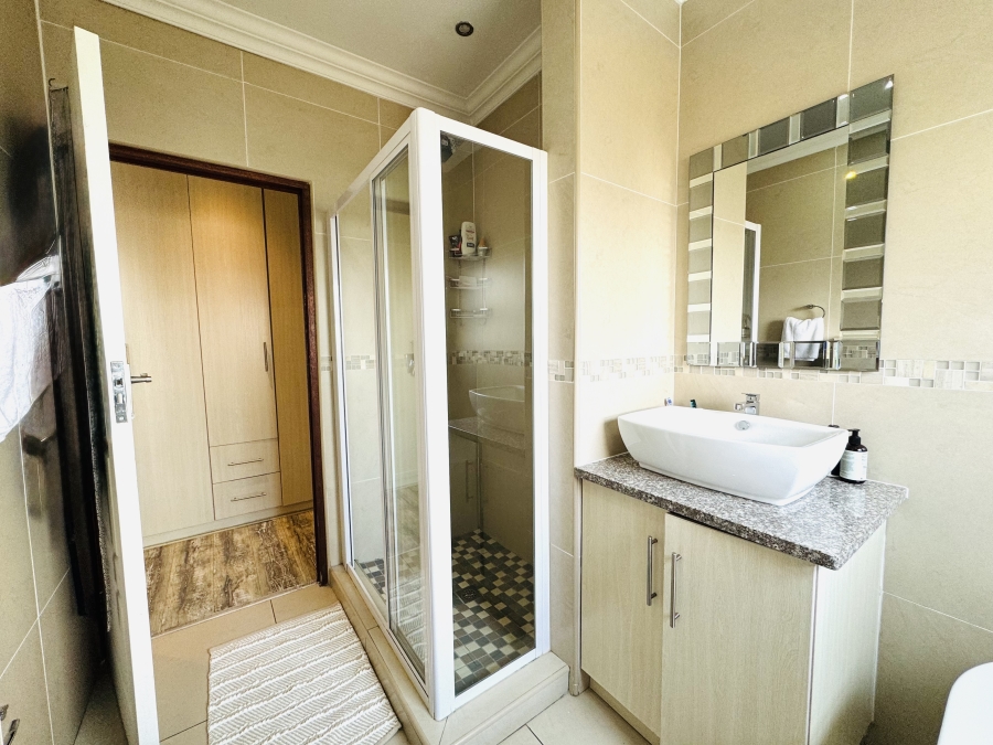 3 Bedroom Property for Sale in Thatchfield Hills Gauteng