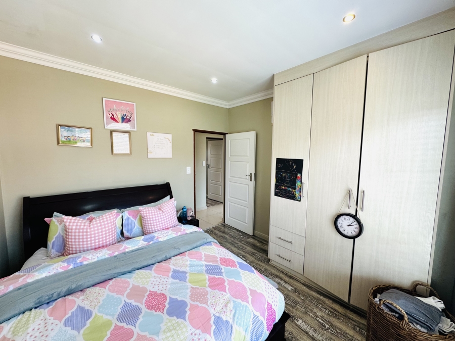 3 Bedroom Property for Sale in Thatchfield Hills Gauteng