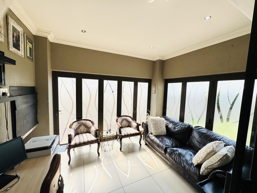 3 Bedroom Property for Sale in Thatchfield Hills Gauteng