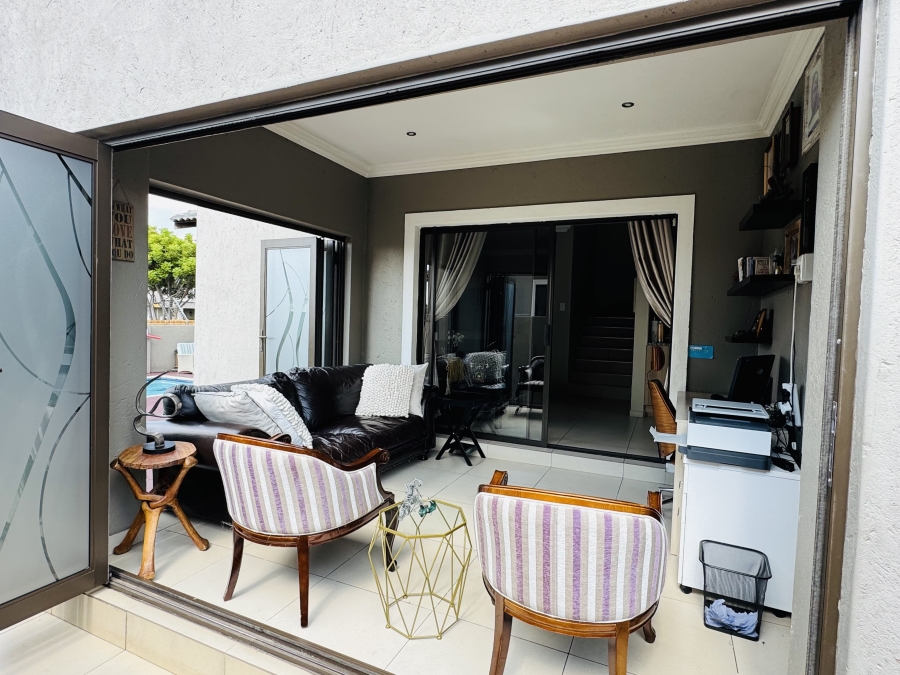 3 Bedroom Property for Sale in Thatchfield Hills Gauteng