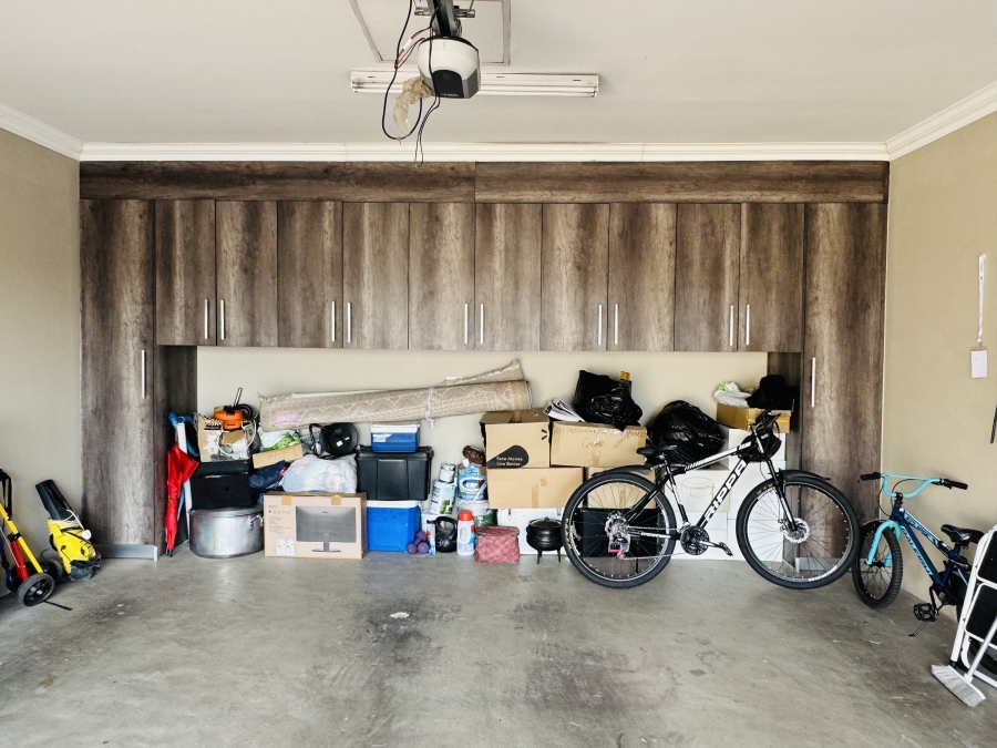 3 Bedroom Property for Sale in Thatchfield Hills Gauteng