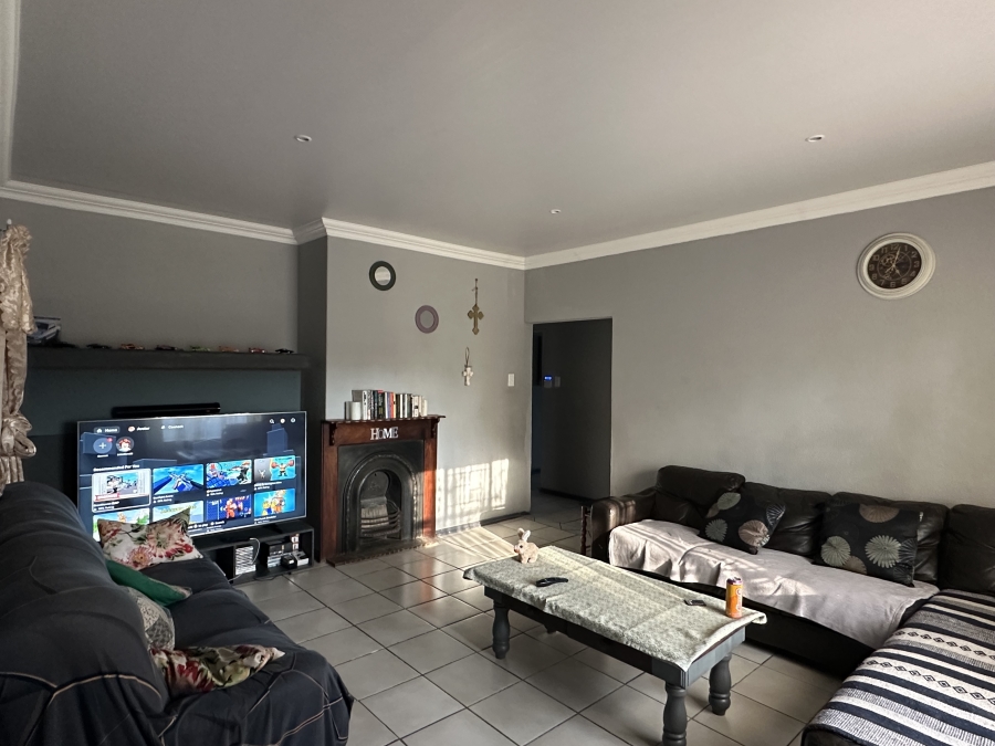 4 Bedroom Property for Sale in Deerness Gauteng