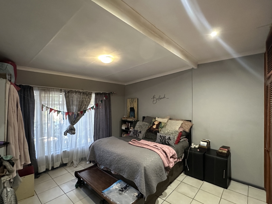 4 Bedroom Property for Sale in Deerness Gauteng