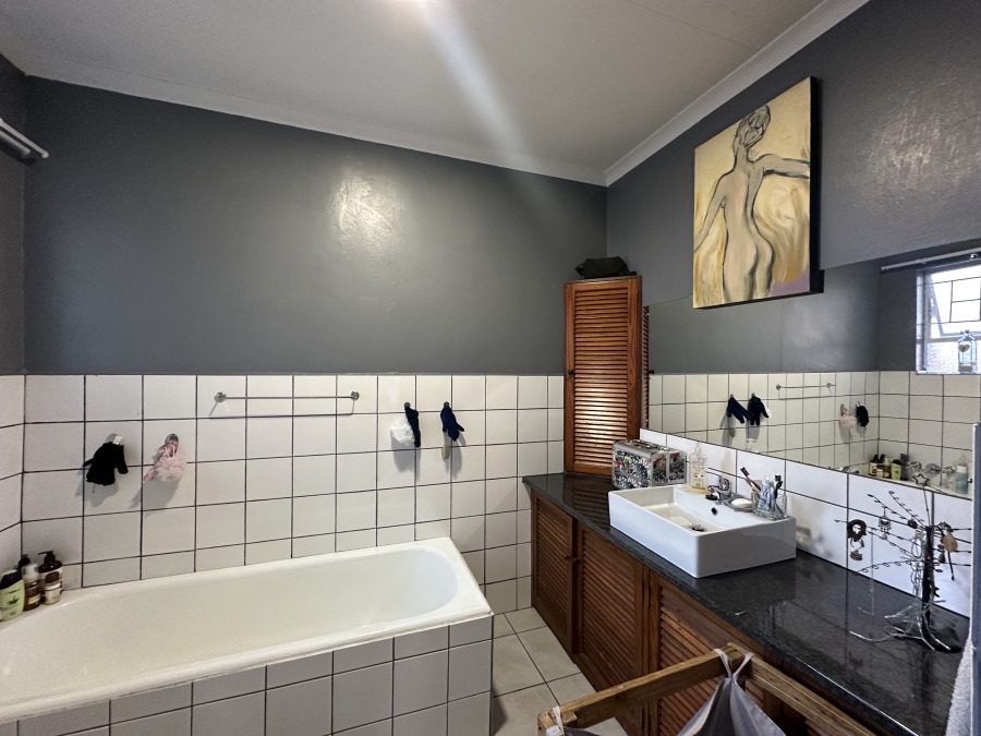 4 Bedroom Property for Sale in Deerness Gauteng