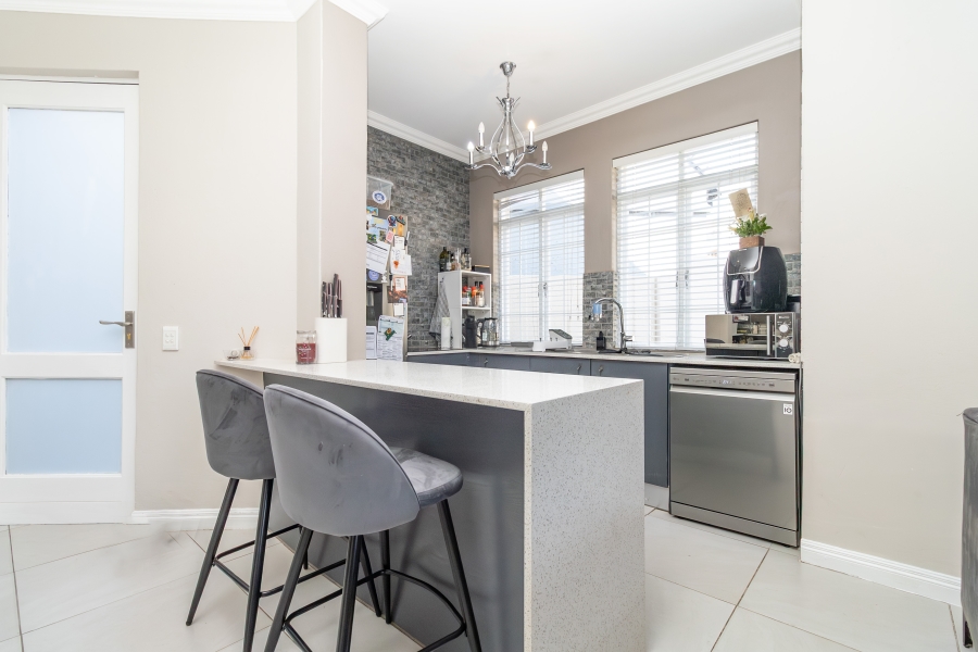 1 Bedroom Property for Sale in Bryanston Gauteng