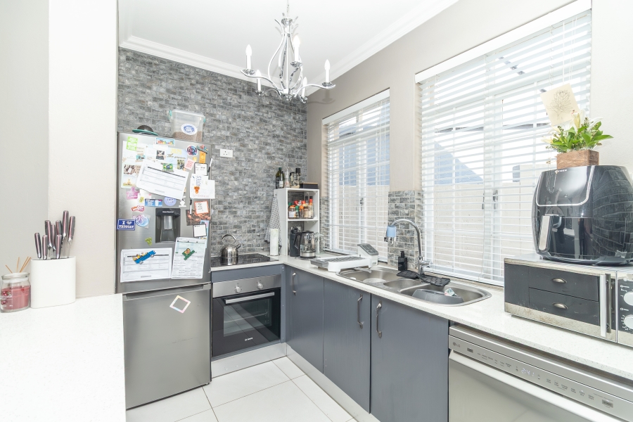 1 Bedroom Property for Sale in Bryanston Gauteng