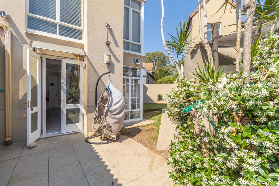 1 Bedroom Property for Sale in Bryanston Gauteng