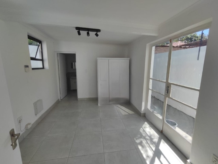 To Let 1 Bedroom Property for Rent in Highlands North Gauteng