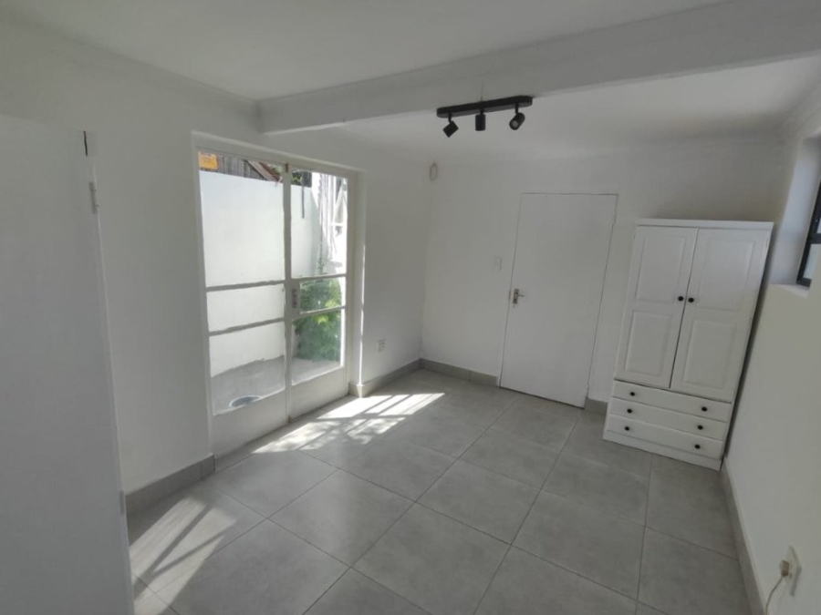 To Let 1 Bedroom Property for Rent in Highlands North Gauteng