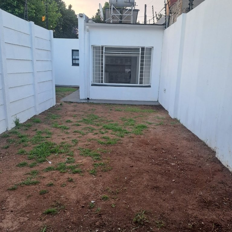 To Let 1 Bedroom Property for Rent in Highlands North Gauteng