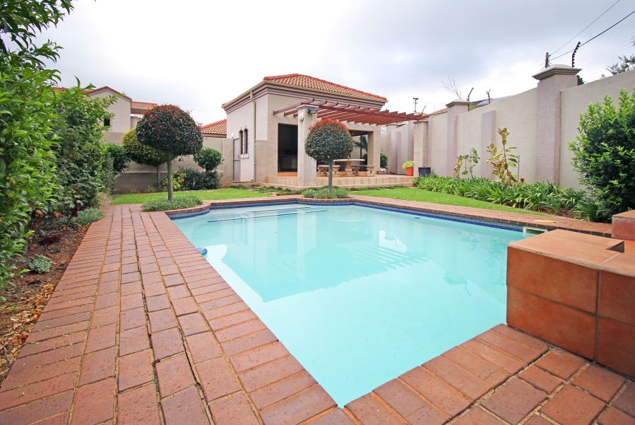 2 Bedroom Property for Sale in Melrose Estate Gauteng