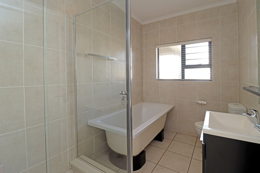 3 Bedroom Property for Sale in Greenstone Hill Gauteng