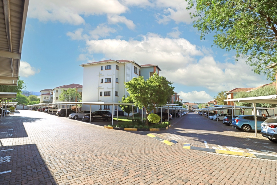 2 Bedroom Property for Sale in Greenstone Hill Gauteng