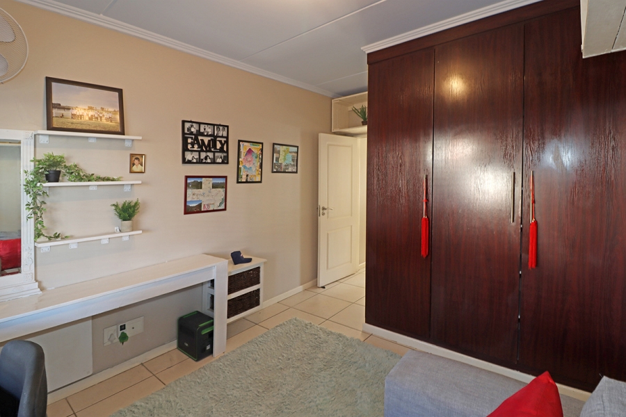 2 Bedroom Property for Sale in Greenstone Hill Gauteng