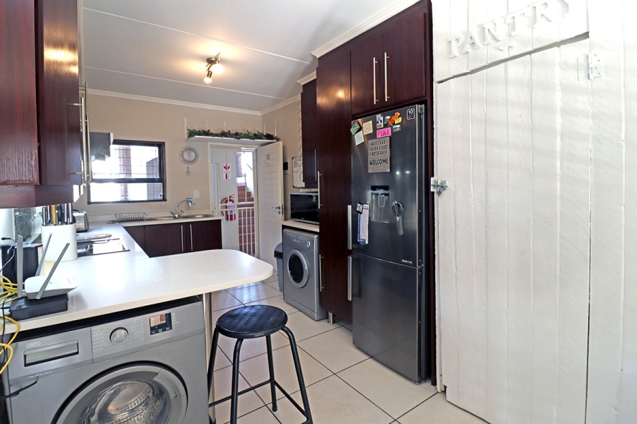 2 Bedroom Property for Sale in Greenstone Hill Gauteng
