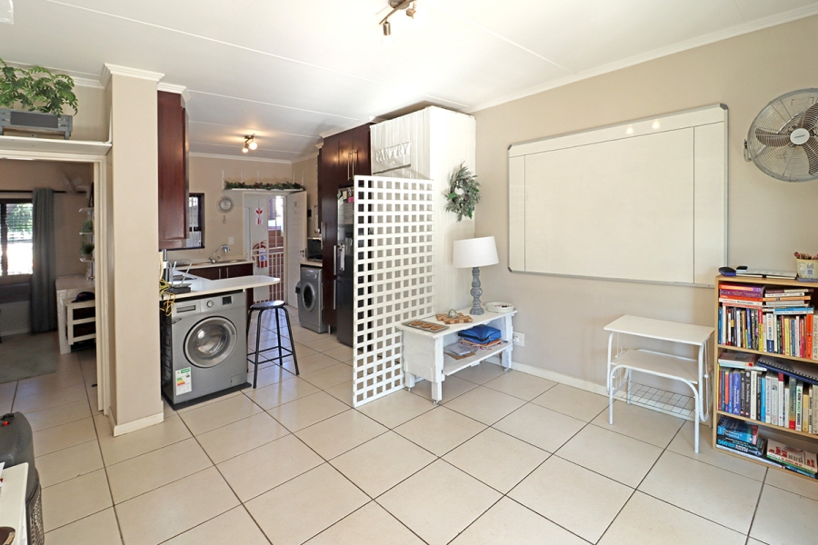 2 Bedroom Property for Sale in Greenstone Hill Gauteng
