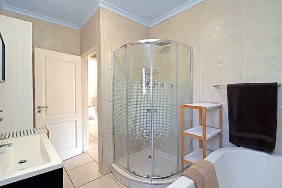 2 Bedroom Property for Sale in Greenstone Hill Gauteng