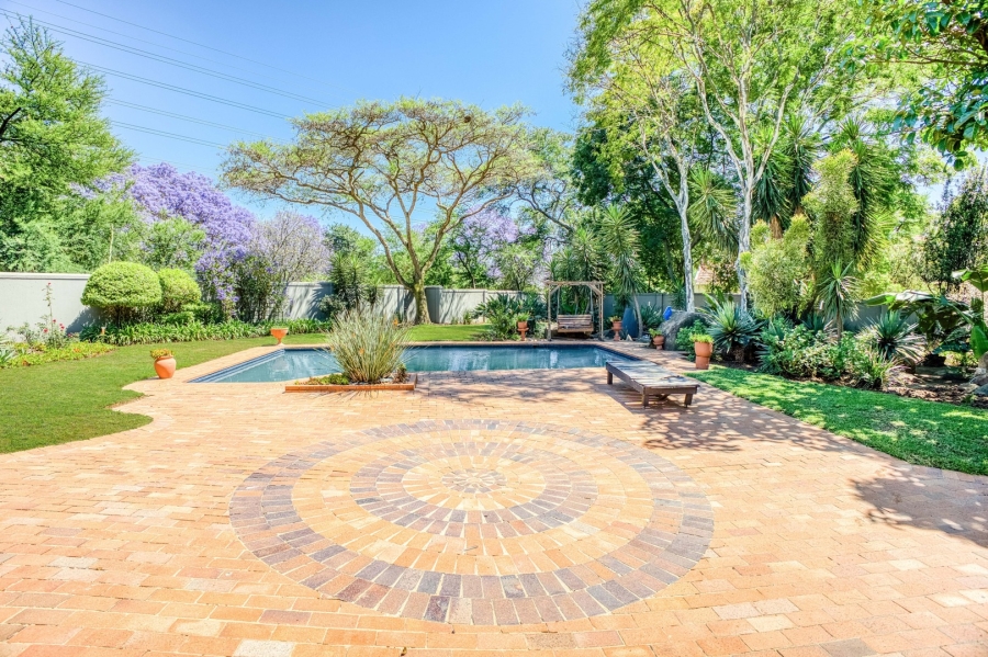 5 Bedroom Property for Sale in Lonehill Gauteng