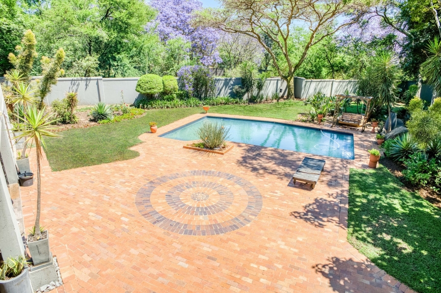 5 Bedroom Property for Sale in Lonehill Gauteng