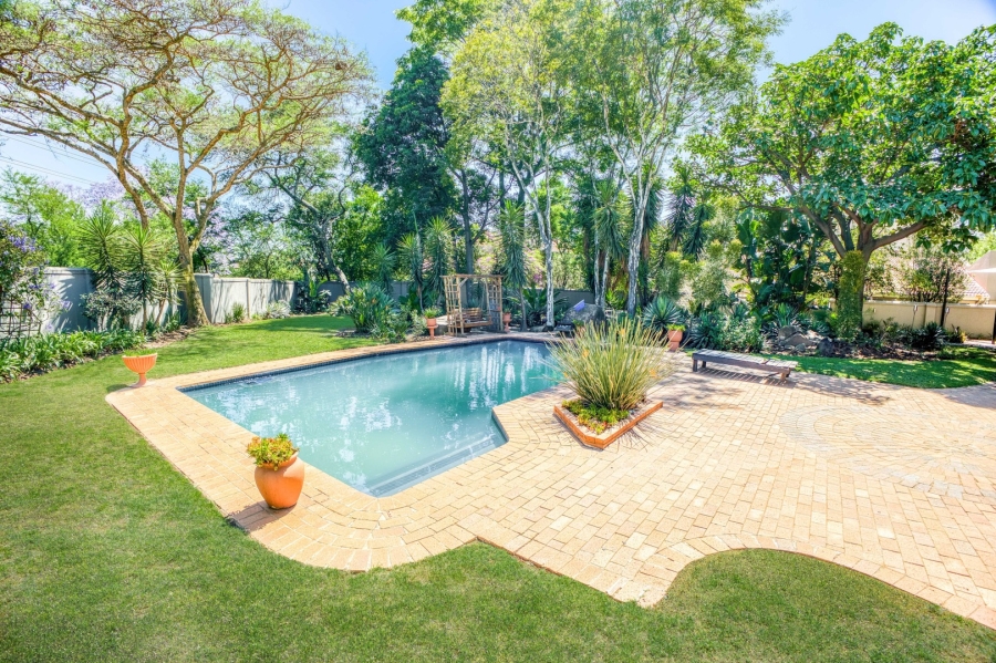 5 Bedroom Property for Sale in Lonehill Gauteng