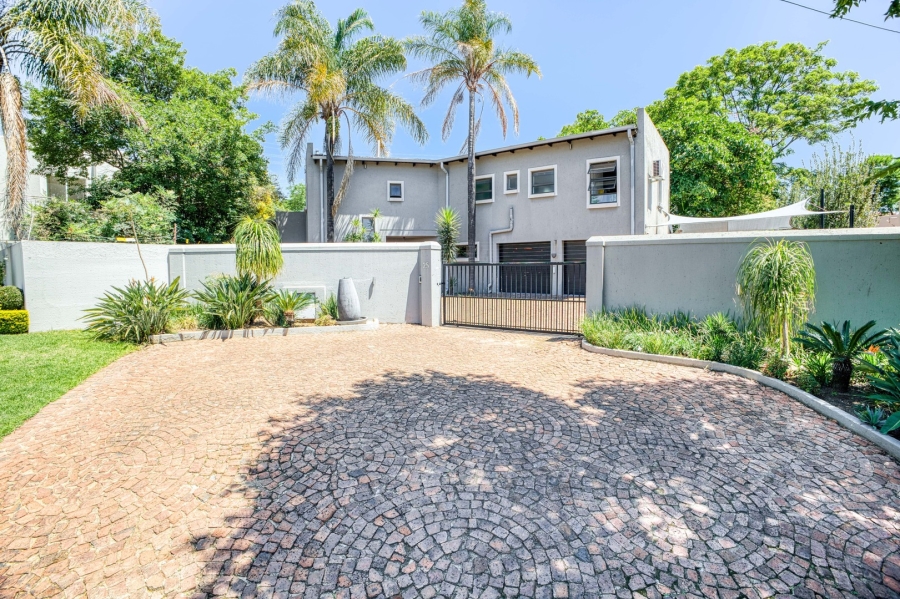 5 Bedroom Property for Sale in Lonehill Gauteng