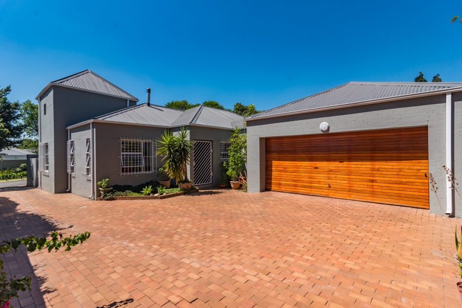 3 Bedroom Property for Sale in Magaliessig Gauteng