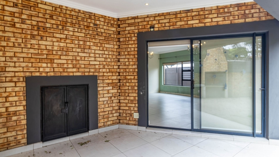 3 Bedroom Property for Sale in Raceview Gauteng