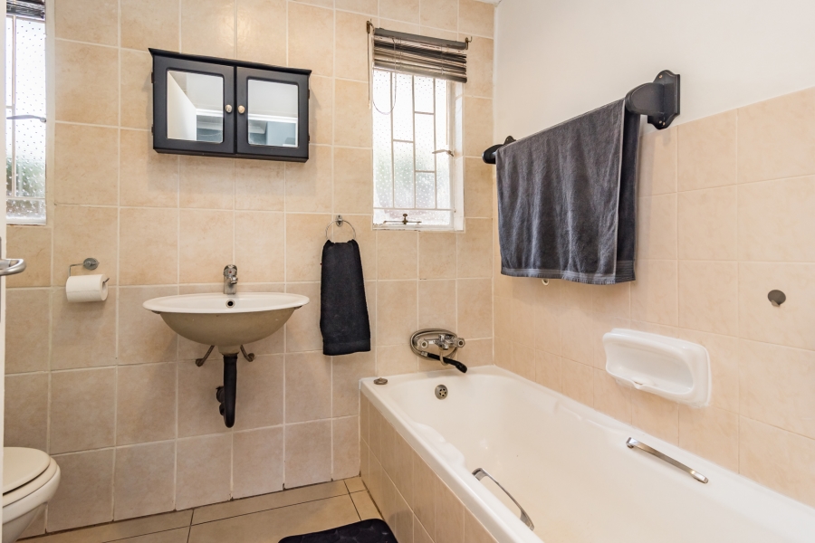 3 Bedroom Property for Sale in Strubensvallei Gauteng