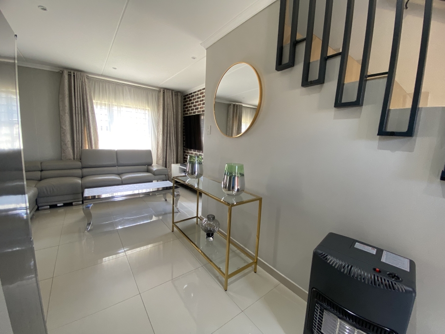 4 Bedroom Property for Sale in Lotus Gardens Gauteng