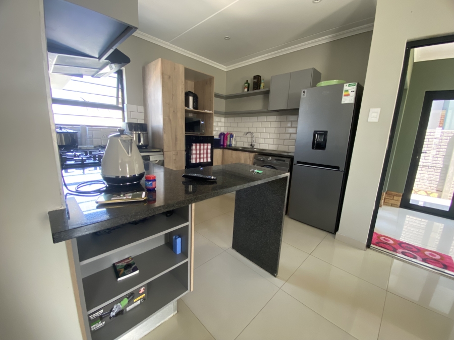4 Bedroom Property for Sale in Lotus Gardens Gauteng