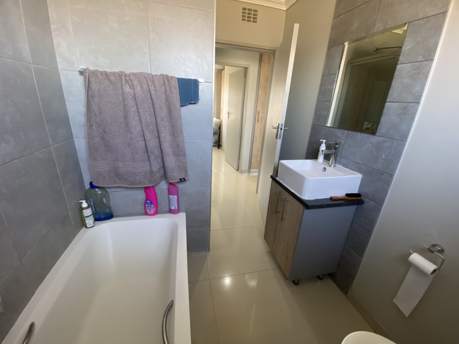 4 Bedroom Property for Sale in Lotus Gardens Gauteng