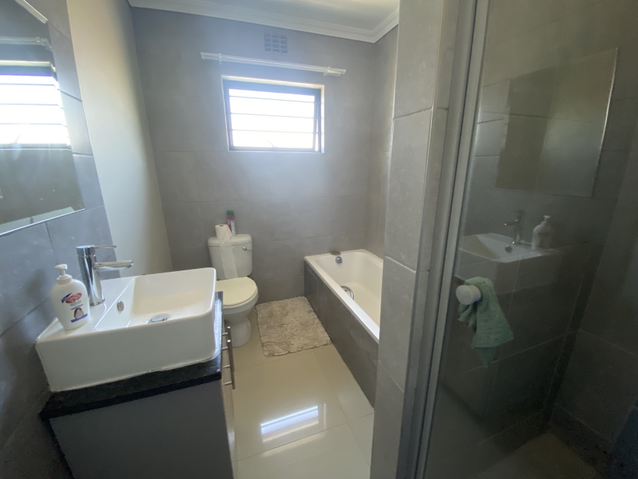 4 Bedroom Property for Sale in Lotus Gardens Gauteng