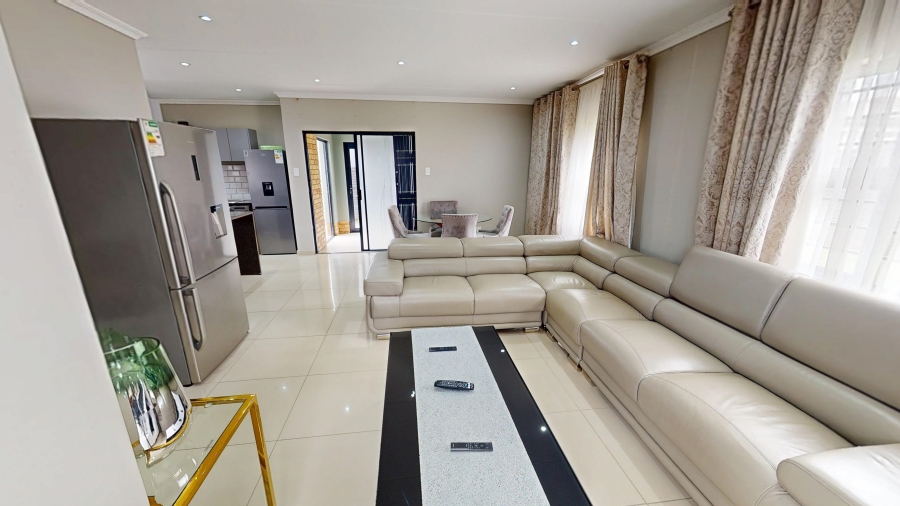 4 Bedroom Property for Sale in Lotus Gardens Gauteng