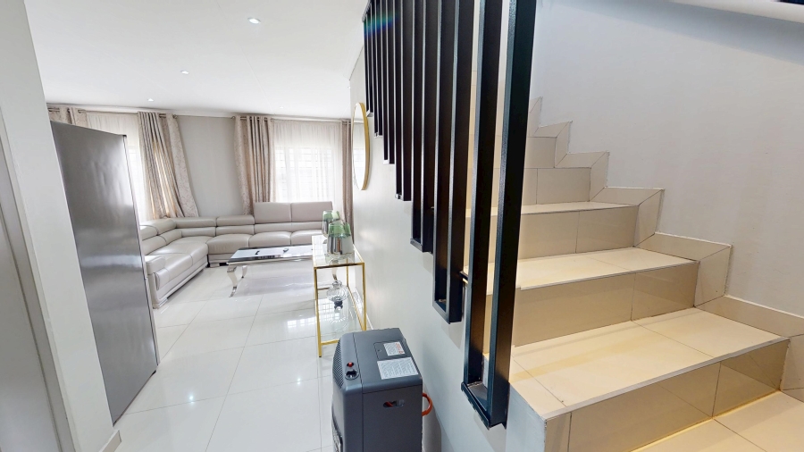 4 Bedroom Property for Sale in Lotus Gardens Gauteng