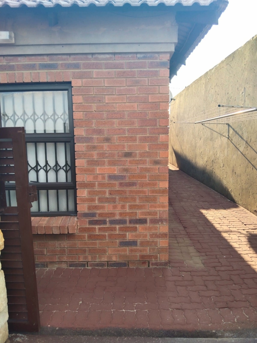 To Let 3 Bedroom Property for Rent in Kwenele Gauteng