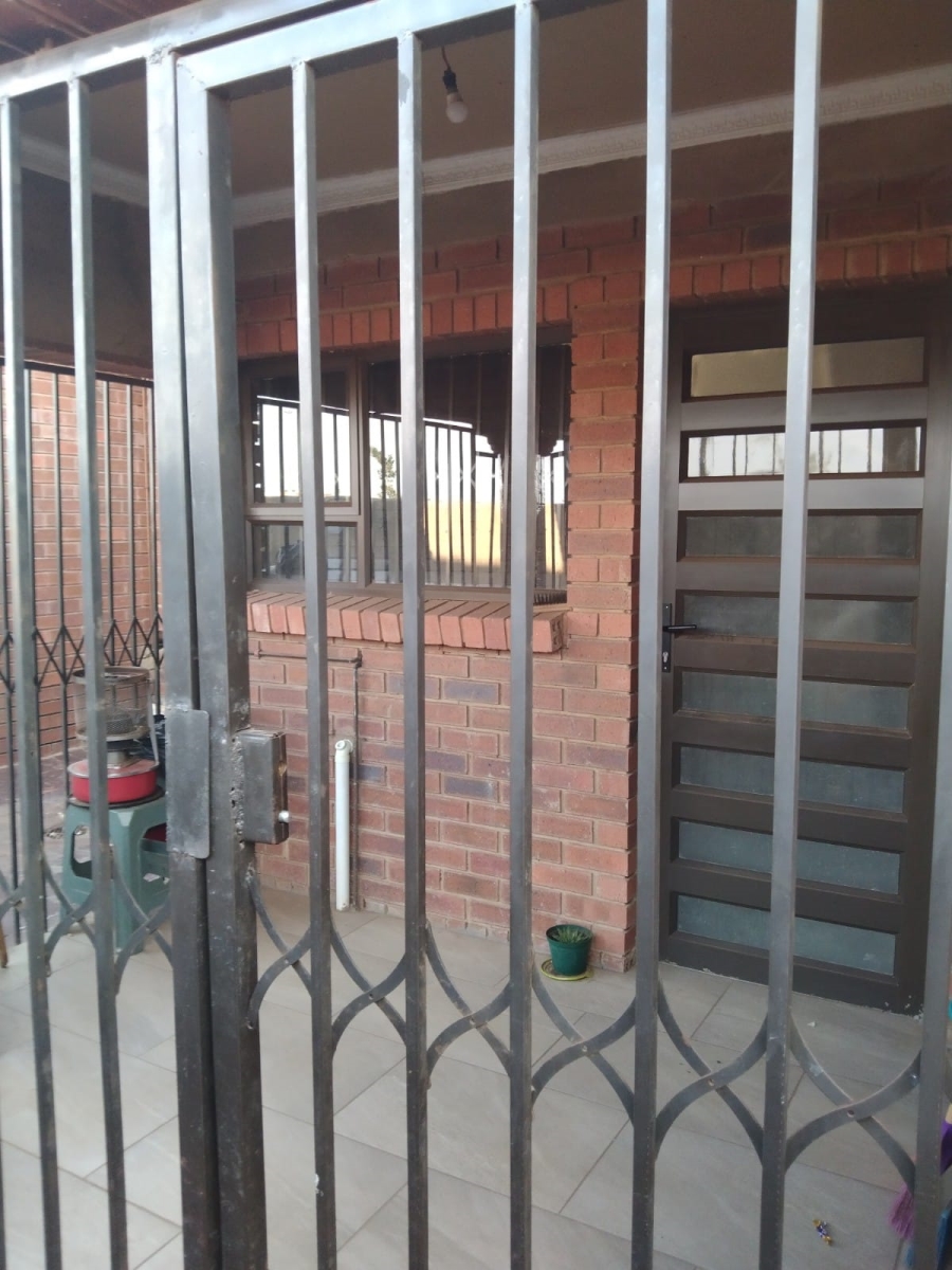 To Let 3 Bedroom Property for Rent in Kwenele Gauteng