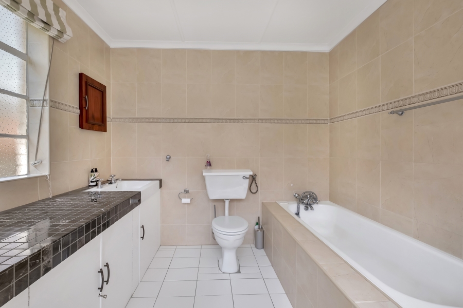 3 Bedroom Property for Sale in Greenside Gauteng